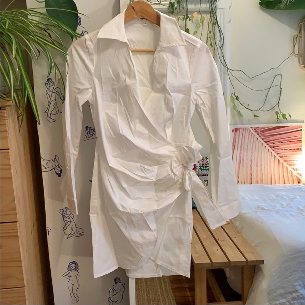 Superdown NWOT wrap front tie shirt dress